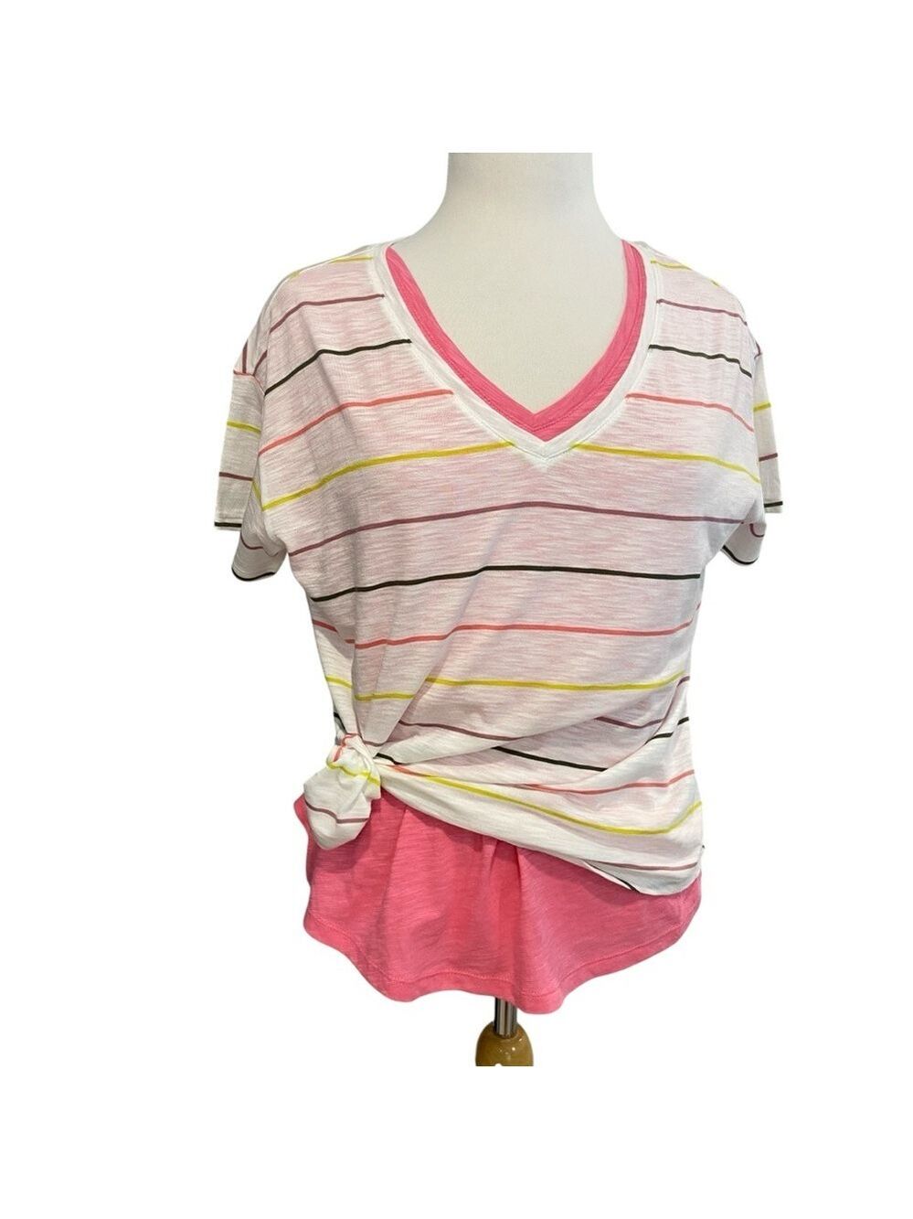 OLD Navy 2 pieces t-shirt v-neck bundle Large pink striped white yellow